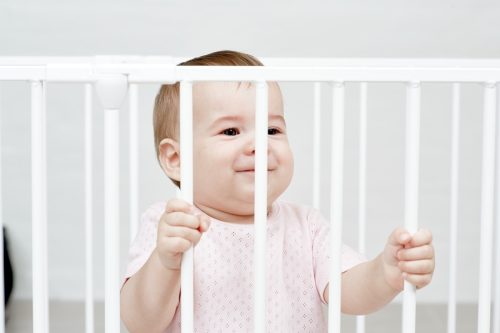 Varnostna ograja za kamine Baby Dan FLEX XL 90-278cm bela